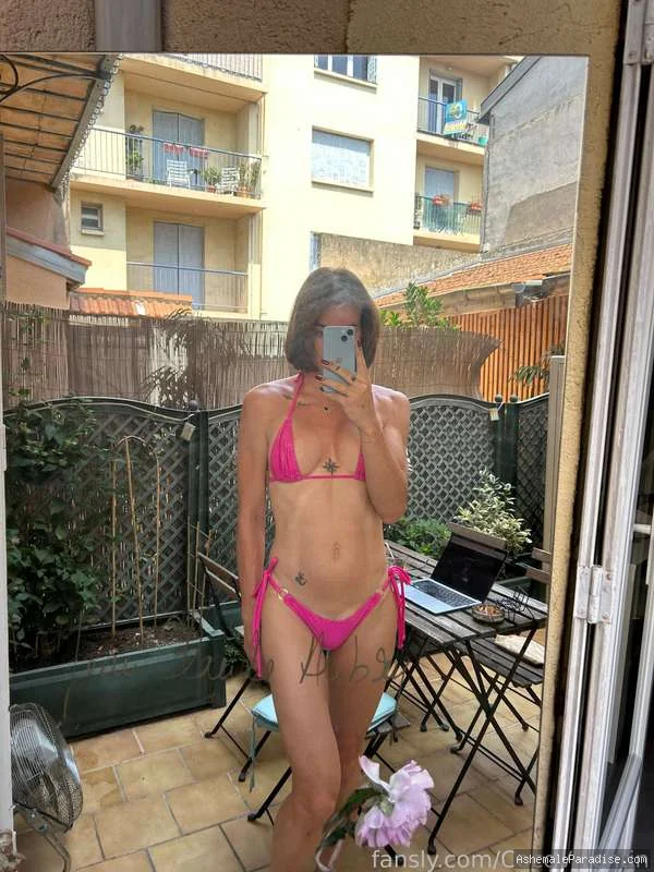 Coco Valentin — Coco Valentin — 35 fotos — OnlyFans Photos