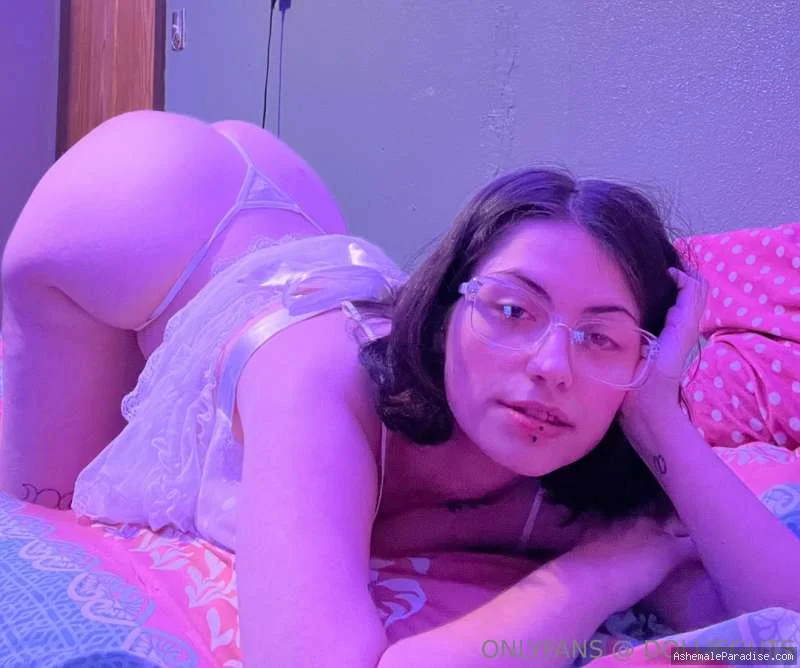 Dahlia Crimson — Dahlia Crimson — 33 fotos — OnlyFans Photos