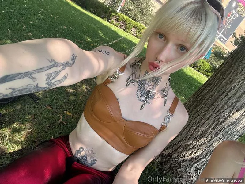 Dani Sophia — Dani Sophia — 34 fotos — OnlyFans Photos