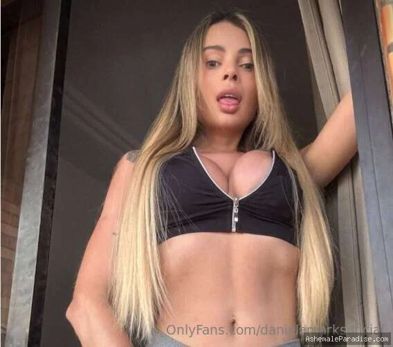 Daniela Marks — Daniela Marks — 36 fotos — OnlyFans Photos