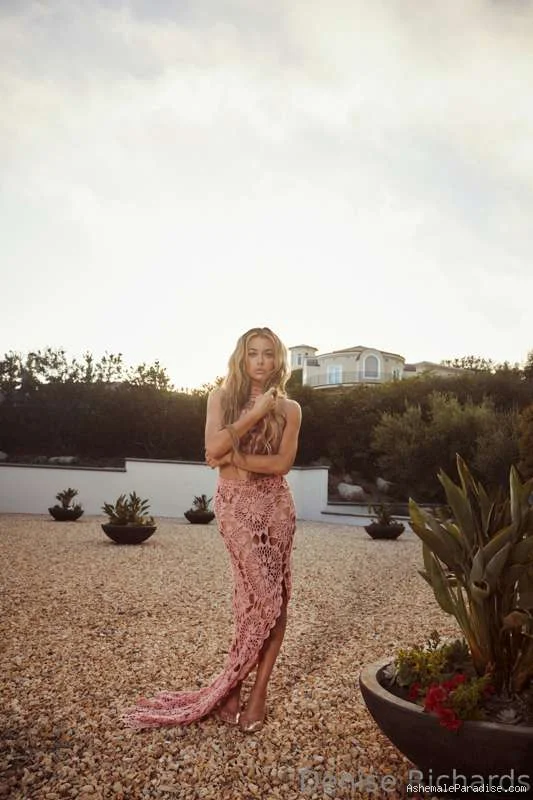 Denise — Denise — 17 fotos — OnlyFans Photos