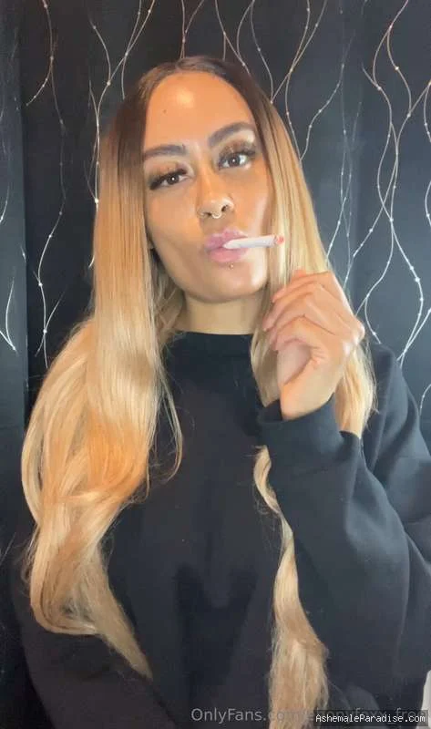 Ebony Fox — Ebony Fox — 25 fotos — OnlyFans Photos