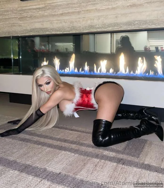 Elena Genevinne — Elena Genevinne — 16 fotos — OnlyFans Photos