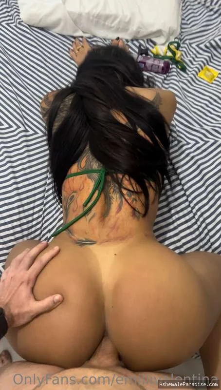 Emilly Valentina — Emilly Valentina — 34 fotos — OnlyFans Photos