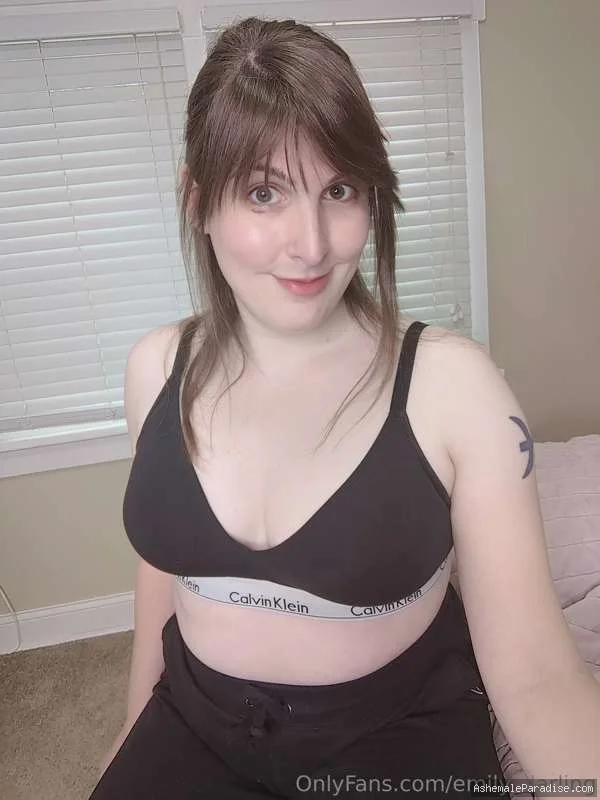 Emily Darling — Emily Darling — 17 fotos — OnlyFans Photos