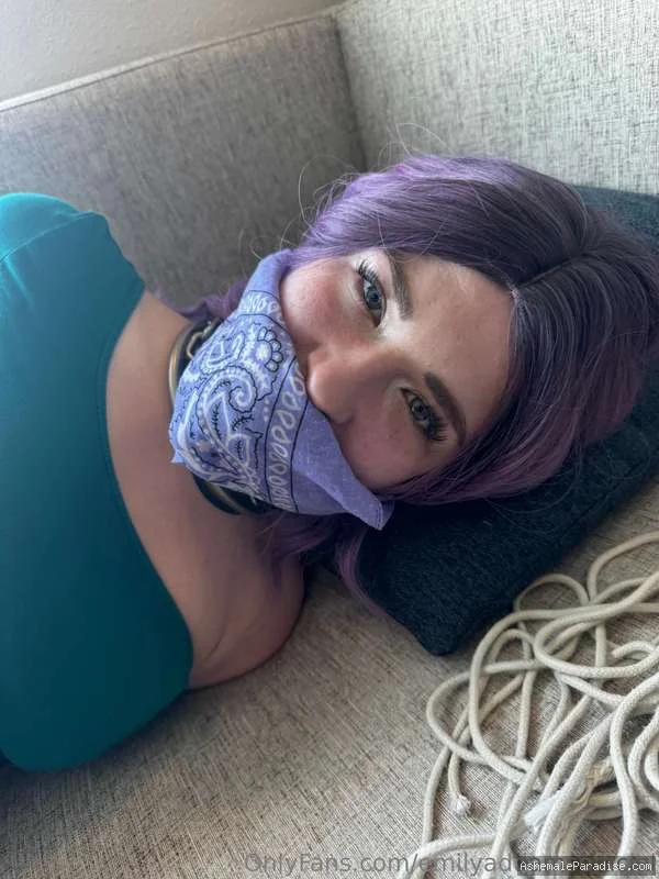 Emily Weickert — Emily Weickert — 35 fotos — OnlyFans Photos