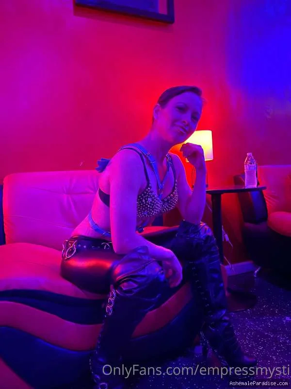 Empress Mysti — Empress Mysti — 34 fotos — OnlyFans Photos