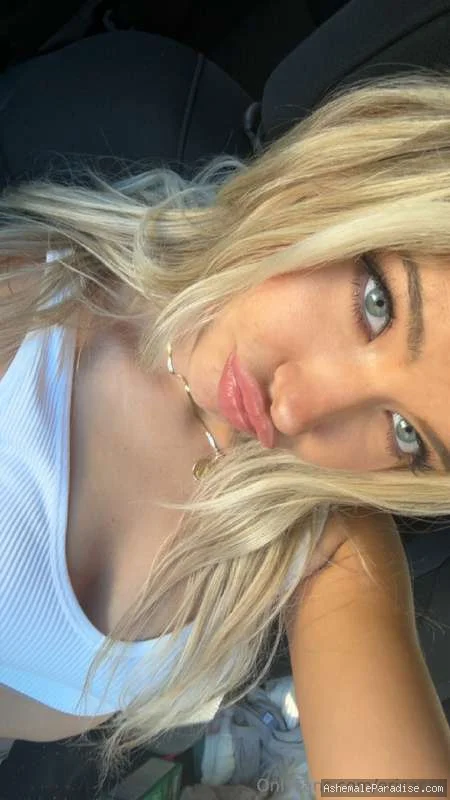 Erica Rayez — Erica Rayez — 30 fotos — OnlyFans Photos