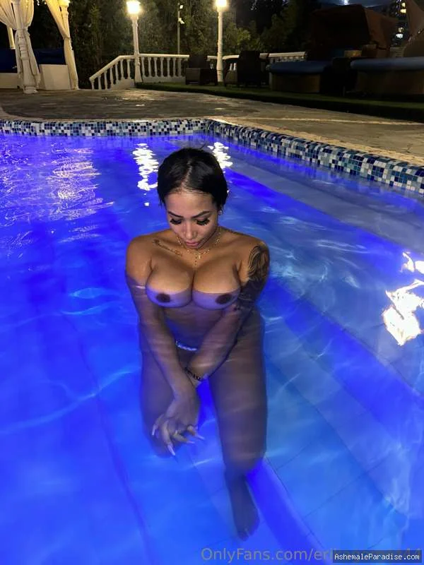 Erika Black — 45 fotos
