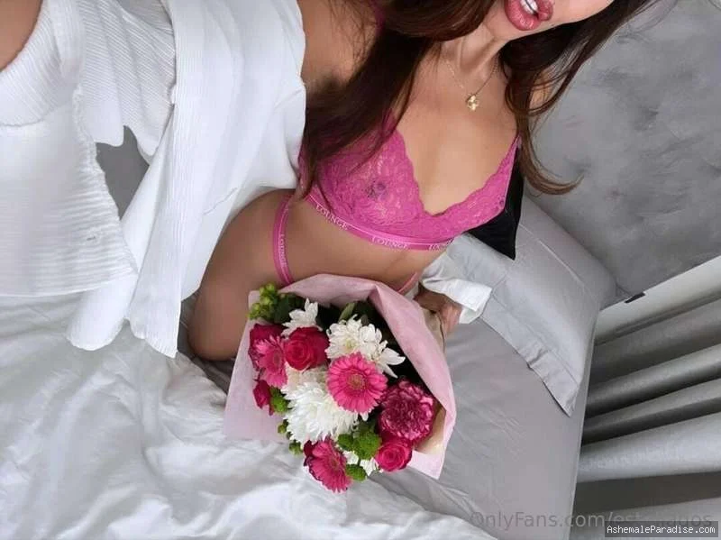 Estella — Estella — 4 fotos — OnlyFans Photos