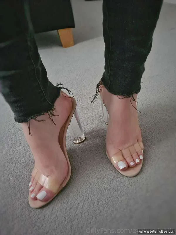 Evelyn Night — Evelyn Night — 34 fotos — OnlyFans Photos