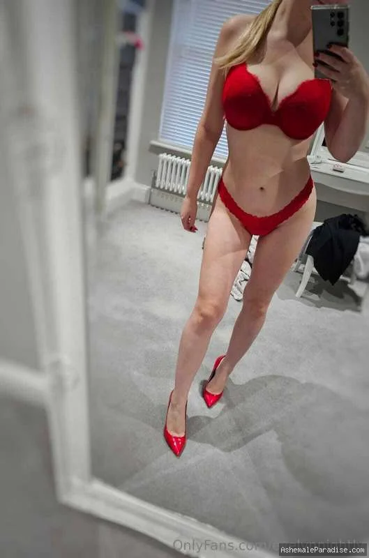 Evelyn Night — Evelyn Night — 34 fotos — OnlyFans Photos