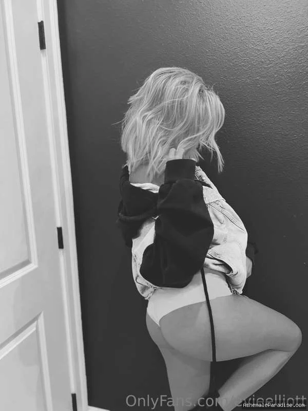 Evie Eliot — Evie Eliot — 4 fotos — OnlyFans Photos