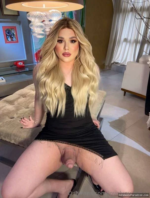Evie Envy — Evie Envy — 35 fotos — OnlyFans Photos