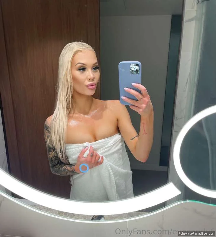Eye Candy — Eye Candy — 16 fotos — OnlyFans Photos