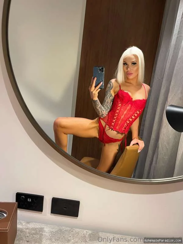 Eye Candy — Eye Candy — 16 fotos — OnlyFans Photos