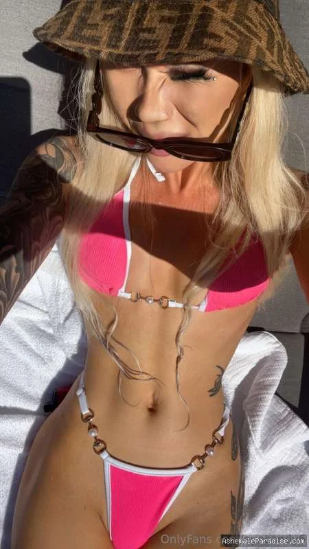 Eye Candy — Eye Candy — 16 fotos — OnlyFans Photos