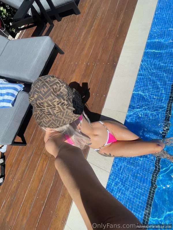 Eye Candy — Eye Candy — 16 fotos — OnlyFans Photos