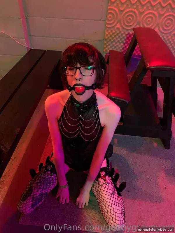 Gabby Graveyard — Gabby Graveyard — 31 fotos — OnlyFans Photos