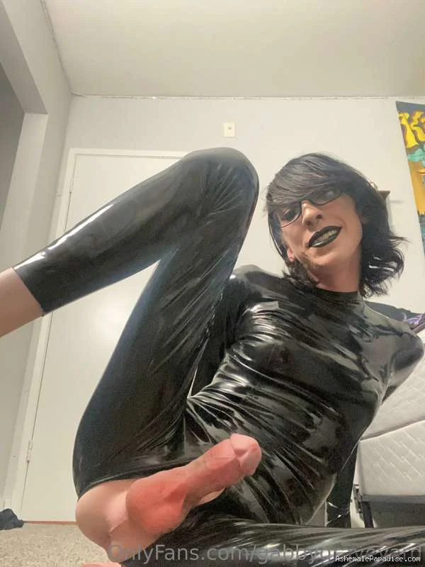 Gabby Graveyard — Gabby Graveyard — 31 fotos — OnlyFans Photos