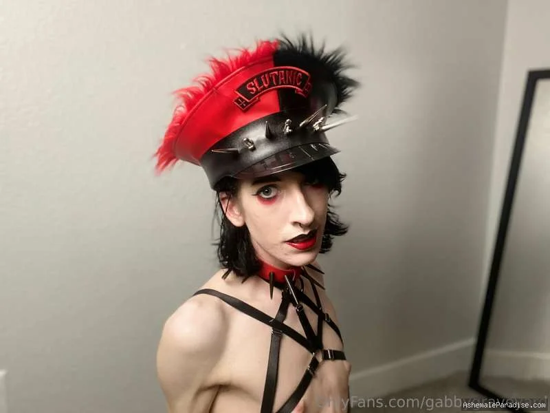 Gabby Graveyard — Gabby Graveyard — 31 fotos — OnlyFans Photos