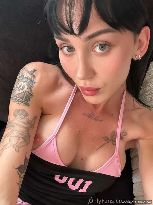 Gia Avery — Gia Avery — 34 fotos — OnlyFans Photos