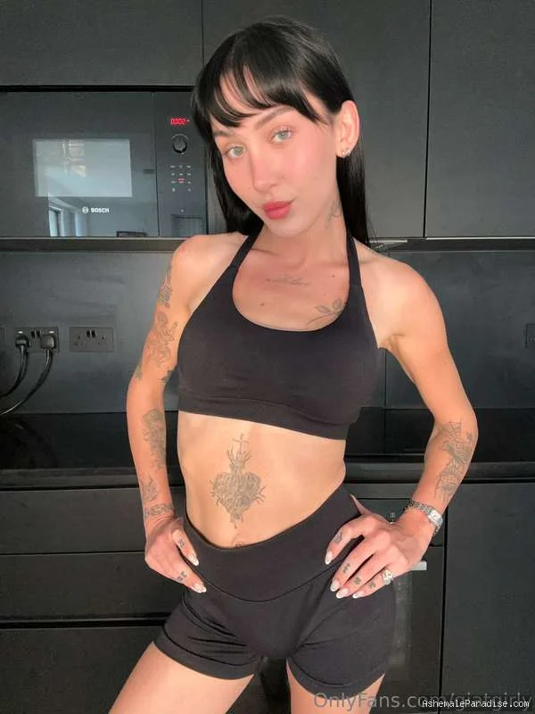 Gia Avery — Gia Avery — 34 fotos — OnlyFans Photos