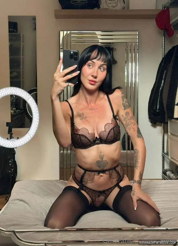 Gia Avery — Gia Avery — 34 fotos — OnlyFans Photos
