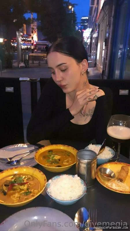 Gia Avery — Gia Avery — 34 fotos — OnlyFans Photos