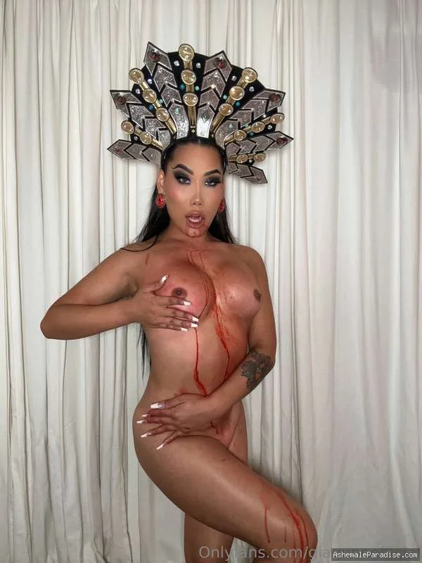 Gia Gunn — Gia Gunn — 56 fotos