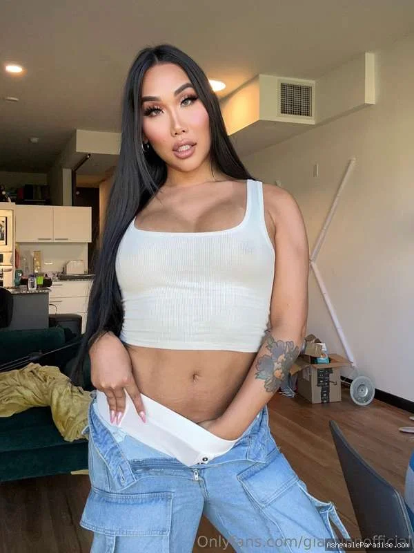 Gia Gunn — Gia Gunn — 56 fotos
