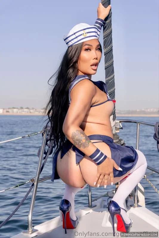 Gia Gunn — Gia Gunn — 56 fotos