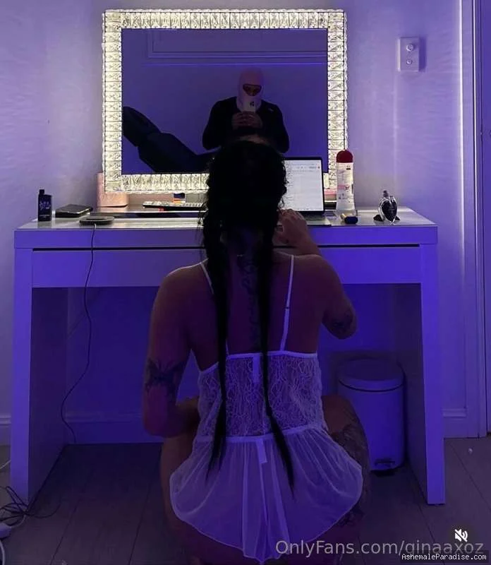 Gina A — Gina A — 33 fotos — OnlyFans Photos