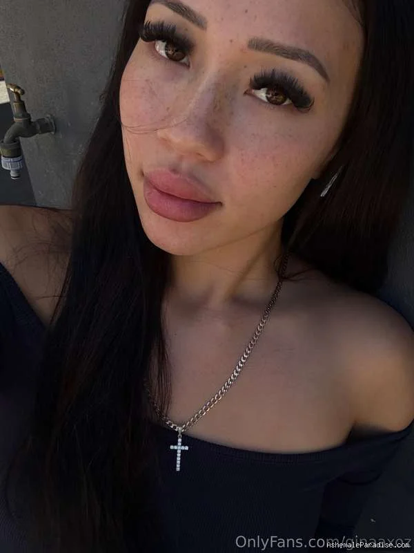 Gina A — Gina A — 33 fotos — OnlyFans Photos