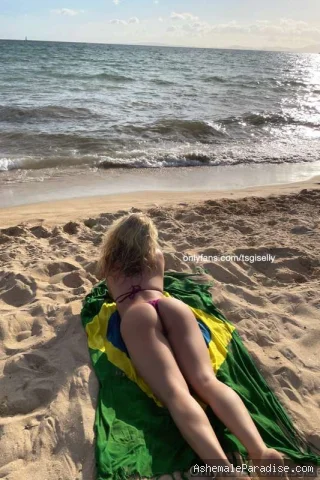 Giselly Angel