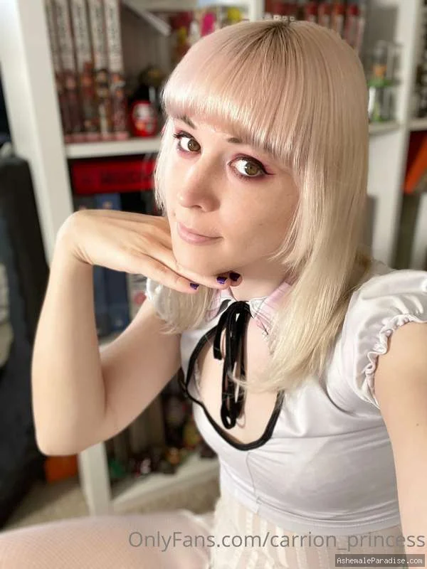 Gwyndoline Moon — Gwyndoline Moon — 22 fotos — OnlyFans Photos