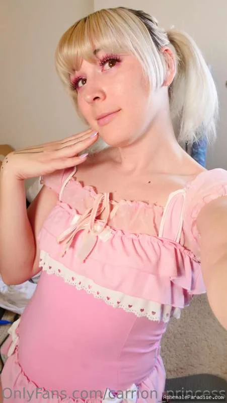 Gwyndoline Moon — Gwyndoline Moon — 22 fotos — OnlyFans Photos