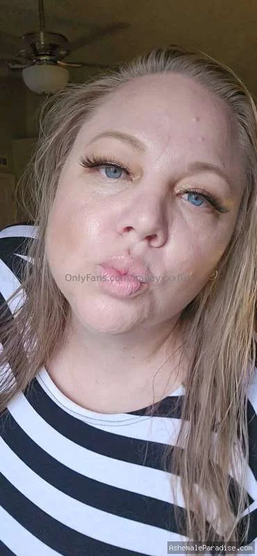 Hailey — 32 fotos — OnlyFans Photos