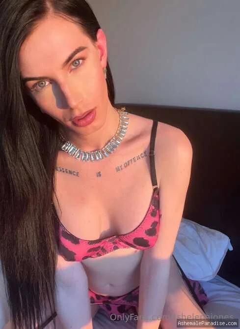 Helena Jones — Helena Jones — 32 fotos — OnlyFans Photos