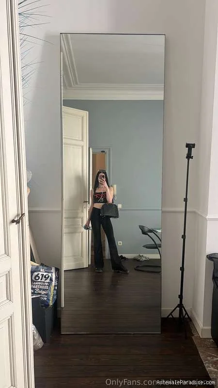 Helena Jones — Helena Jones — 32 fotos — OnlyFans Photos