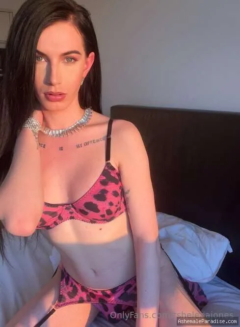 Helena Jones — Helena Jones — 32 fotos — OnlyFans Photos