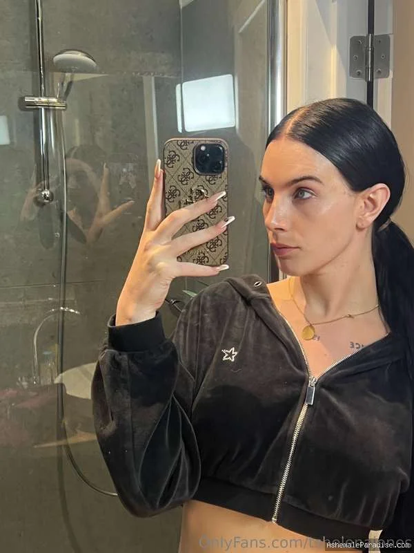 Helena Jones — Helena Jones — 32 fotos — OnlyFans Photos