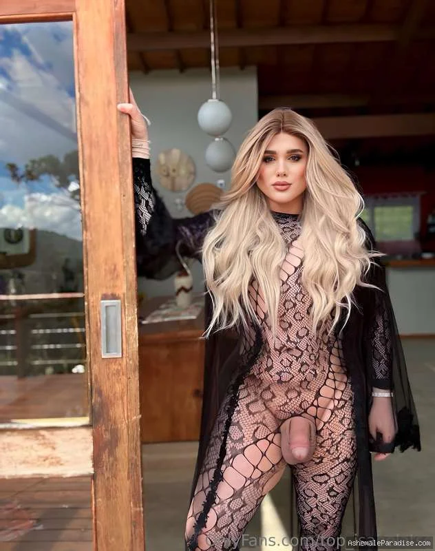 Isabela Top Trans — Isabela Top Trans — 33 fotos — OnlyFans Photos