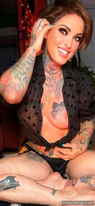 JanineLang — JanineLang — 35 fotos — OnlyFans Photos