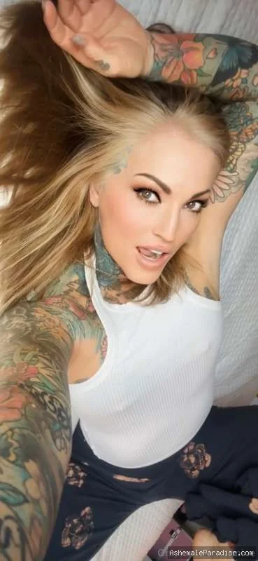 JanineLang — JanineLang — 35 fotos — OnlyFans Photos