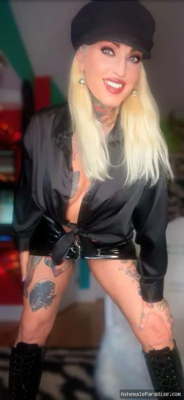JanineLang — JanineLang — 35 fotos — OnlyFans Photos