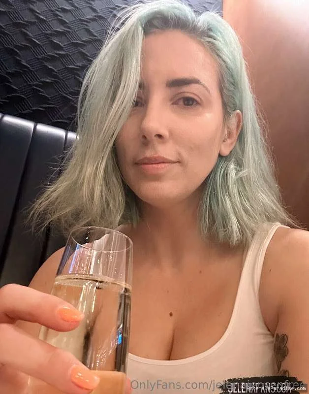 Jelena Vermilion — Jelena Vermilion — 35 fotos — OnlyFans Photos