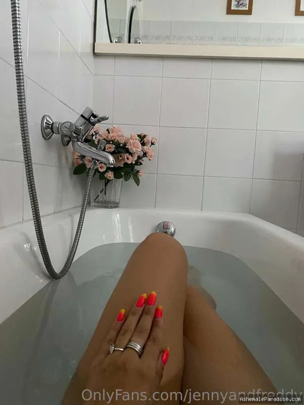 Jenny A — Jenny A — 33 fotos — OnlyFans Photos