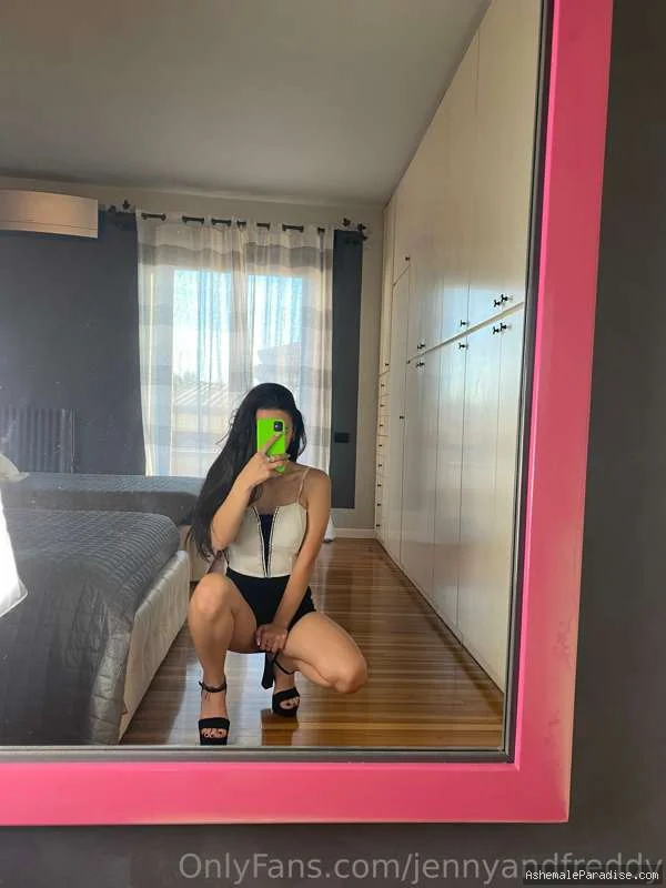 Jenny A — Jenny A — 33 fotos — OnlyFans Photos
