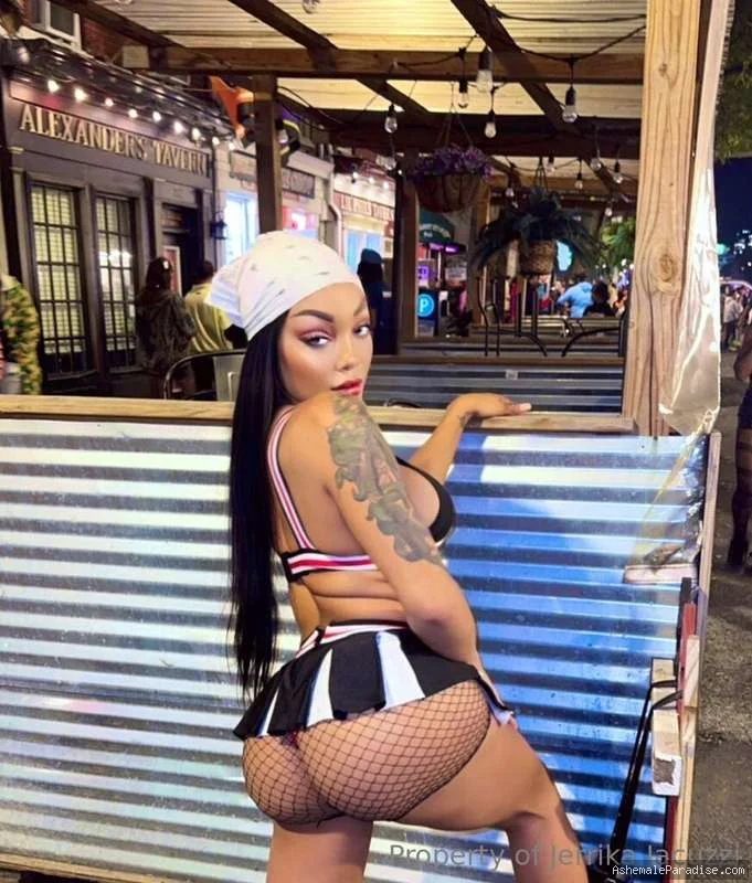 Jerrika Jacuzzi — Jerrika Jacuzzi — 18 fotos